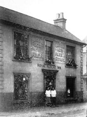 The-Royal-Albert-Public-House-Battle-Road.-1903.